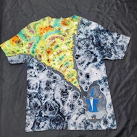 a t - shirt with an image of a pizza on it